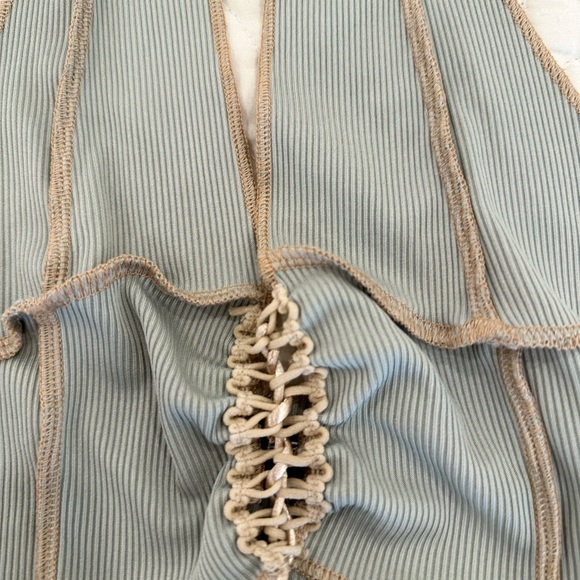 Seam Detail Crop Top Size XS New - Picture 3 of 7